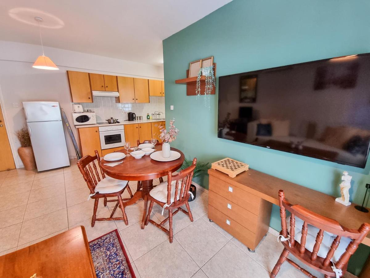 Dock Holiday Apartment Ларнака Екстер'єр фото